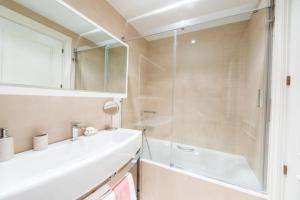 P Sanz 1, 411 by YBH