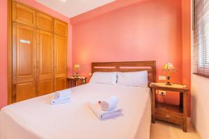 2BR Home with Parking - Mountain Views Terrace