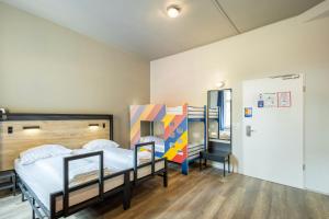 Quadruple Room room in a&o Dortmund Hauptbahnhof