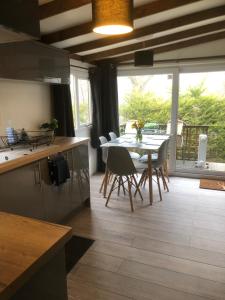 8F Lakeside Lodge Caer Beris Builth Wells - No Tradesman