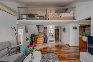 LCT Light House Apartment