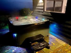 Large fully renovated farmhouse with indoor Swim spa and Sauna