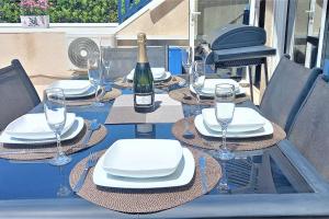 Spacious ground floor apartment overlooking the beautiful communal pool