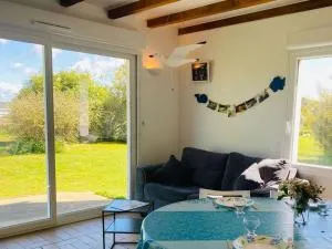 Maison de pêcheur avec jardin clos, animaux acceptés, parking privé - FR-1-542-40 - Lanvellec