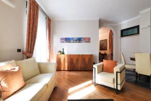 Large and elegant apartment in Missori Duomo