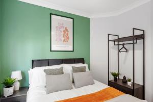 Grab a Deal Today! Massive Home For Contractors & Parking for 4