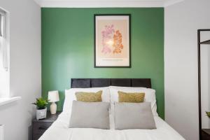 Grab a Deal Today! Massive Home For Contractors & Parking for 4