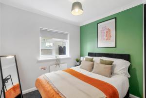 Grab a Deal Today! Massive Home For Contractors & Parking for 4