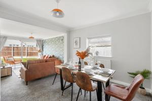 Grab a Deal Today! Massive Home For Contractors & Parking for 4