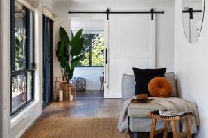 BUNGALOW1six