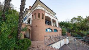 Luxury villa with stunning view 