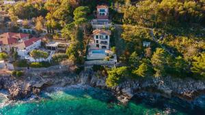 Luxury villa with stunning view 