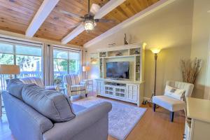 Lighthouse Tennis 2407