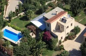 Villa Harmony, Steinvilla - Kástellos