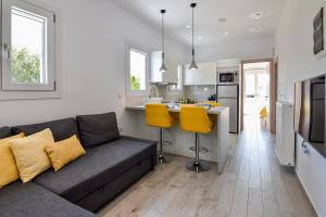 White Rock Milos Suites