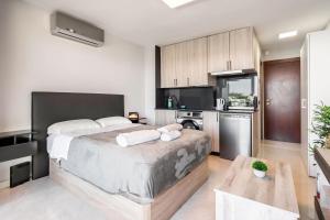 Beachfront Studio with Stunning Sea Views