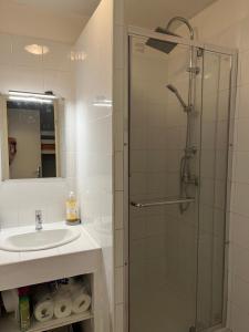 Appartements STUDIO SAINT MANDRIER : photos des chambres