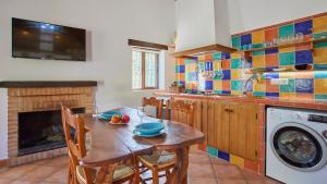 Refugio La Sima El Gastor by Ruralidays