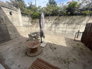 Appartements La Glycine - Parking gratuit - AC CLIM - Cour prive - : photos des chambres