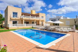 Villa next to playa Bossa