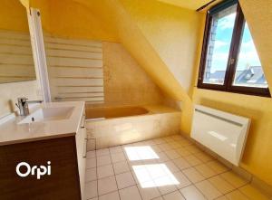 Ref 022 - Grande maison pour dix personnes avec jardin et palmier