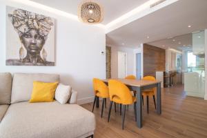 Halo - Deluxe Apartment With Terrace Steps From The Beach