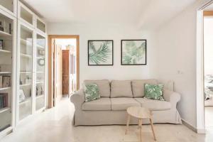 LUNAROOM Center & Quiet Guesthouse