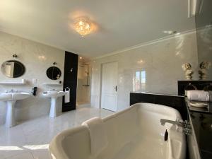 B&B / Chambres d'hotes Chateau d'Argentonesse : photos des chambres