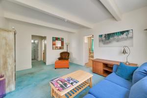 Boston Area Vacation Rental 3 Mi to Airport!