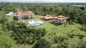 Casona Montanesa Quindío eje cafetero - La Suiza