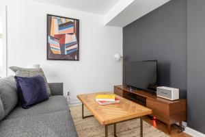 Dupont Circle 1BR nr U St Metro Glens Mkt WDC-178