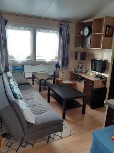 Campings Mobil-home 4 Places - proche lac : photos des chambres