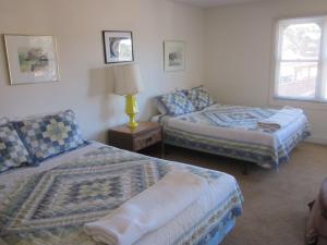 Family Suite room in Dodgeton Creek Inn