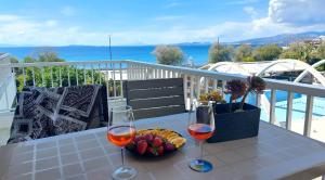 VISTA MARE beachfront apartment.