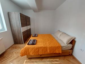 Georges apartment