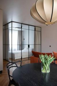 New Chic & Minimal Old Town Flat