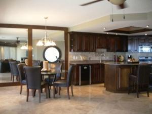 Luxury Oceanfront Penthouse with Pools, Jacuzzis and Spectacular Ocean Views