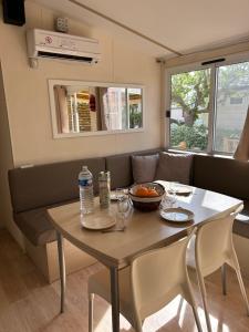 Campings Les mobil homes de Naka , camping le NOVELA : photos des chambres