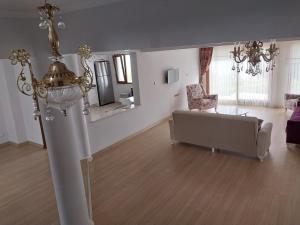 Big garden and sea view villa