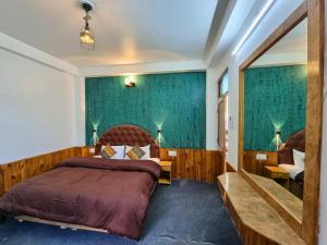 The Bunker Burwa Manali