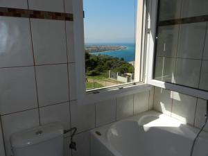 Villa with Sea View (6 Adults)