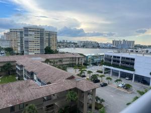 BeachWalk Studio Apt with Beach Service 03B