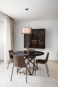 Modern 3BR Stylish Apartment with large Balcony - Close to St Julians and St Georges Bay