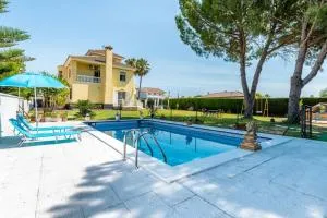 Star's House Sevilla.Con piscina,10 min de Sevilla - إسبارتيناس
