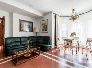 Stars House Sevilla.Con piscina,10 min de Sevilla