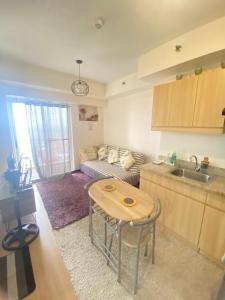 1 BR Condo Unit at The Celandine Condominium near Ayala Cloverleaf Mall