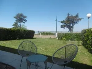 L Azuree en front de mer - Piédemont