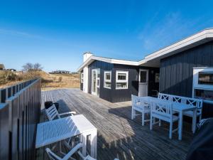 4 person holiday home in Fanø-By Traum