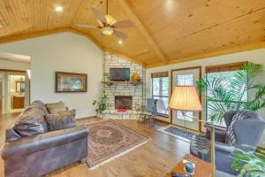 Dog-Friendly Wills Point Home with Grill on 10 Acres - Wills Point