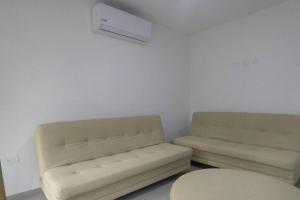 Apto 1er piso frente a la playa y con piscina